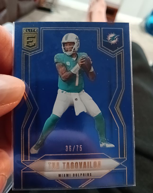 2025 Donruss Elite #71 Tua Tagovailoa — front