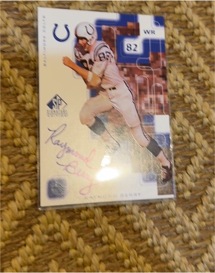 1999 SP Signature Edition #RY Raymond Berry — front