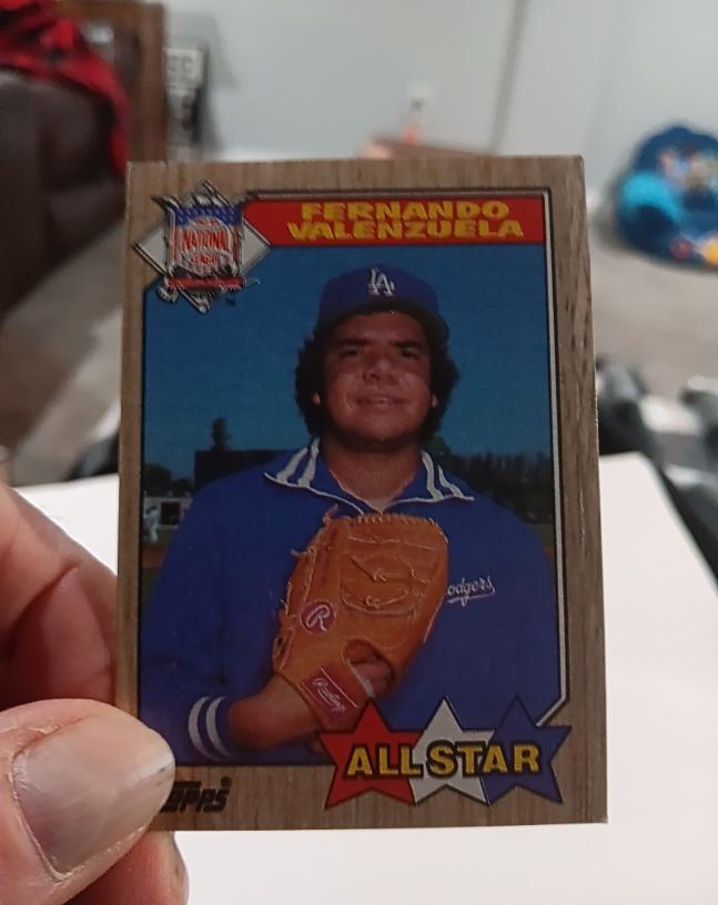 1987 Topps #604 Fernando Valenzuela — front