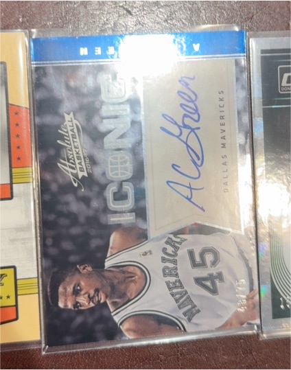 2019-20 Panini Absolute Iconic #2019 Jaylen Hoard — front