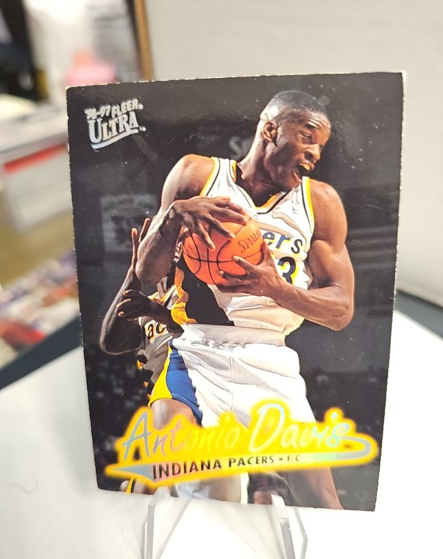 1996-97 Fleer Ultra #83 Antonio Davis — front