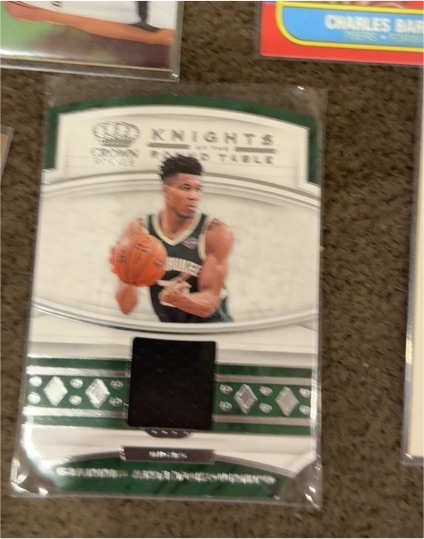 2019 Panini Crown Royale Knights Of The Round Table #KT-ZW Zion Williamson Jersey — front