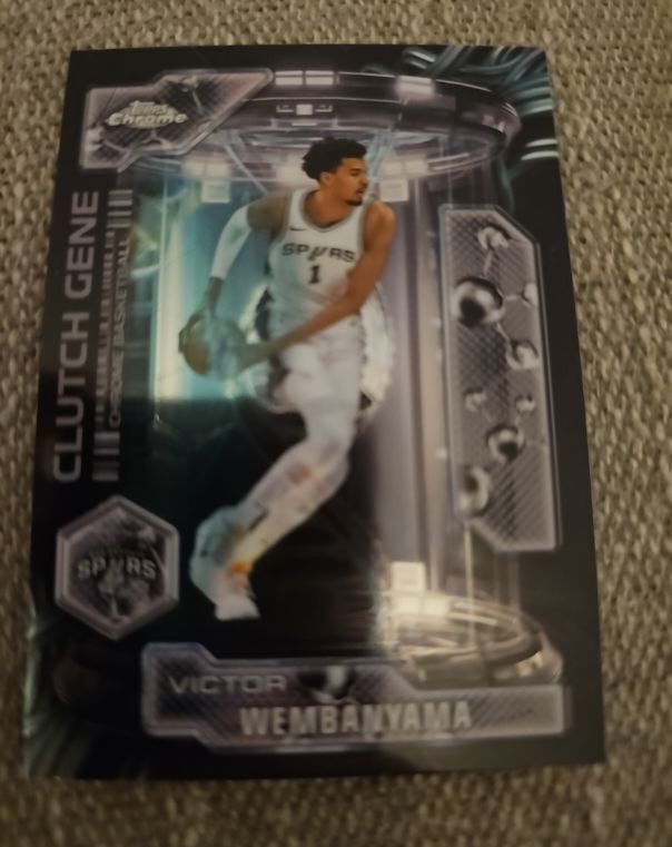 2025-26 Topps Chrome #CG-17 Victor Wembanyama Clutch Gene — front