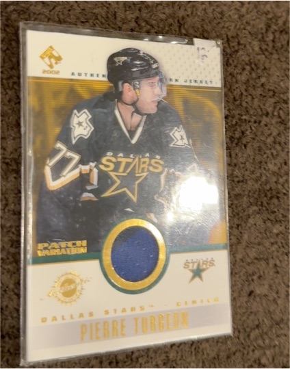2001-02 Pacific Private Stock #40 Pierre Turgeon — front