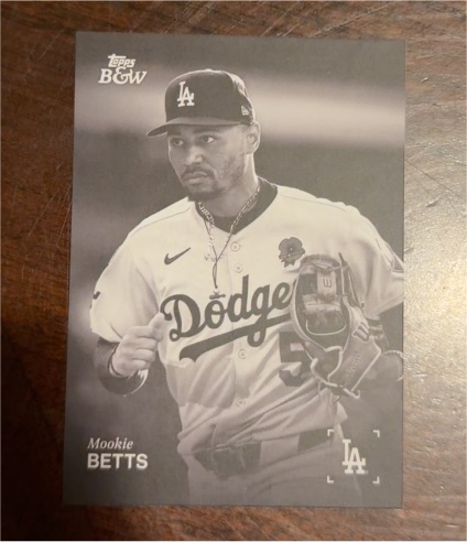 2025 Topps Black & White #016 Mookie Betts — front