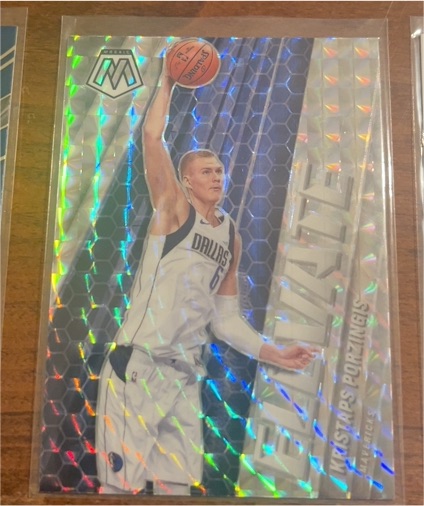 2020-21 Panini Mosaic Elevate #7 Kristaps Porzingis — front