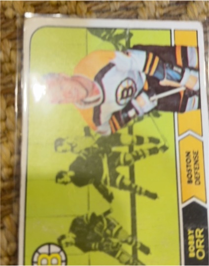 1968 Topps Hockey #2 Bobby Orr — front