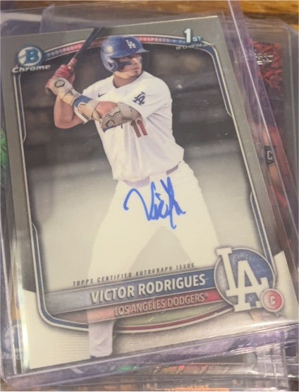 2025 Bowman Chrome #CPA-VR Victor Rodrigues — front
