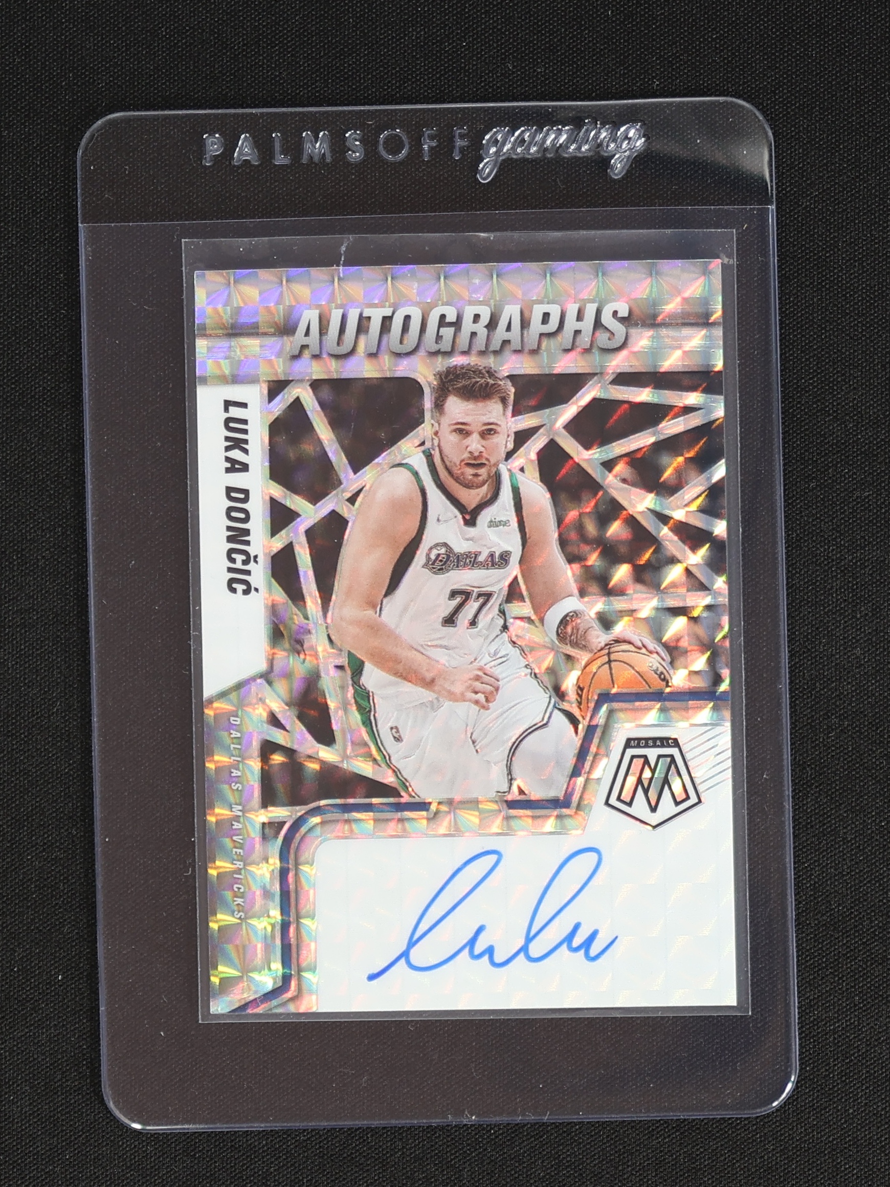 2021-22 Panini Mosaic Autographs #RAM-LD Luka Dončić — front