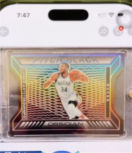 2020-21 Panini Obsidian #26 Giannis Antetokounmpo Pitch Black — front