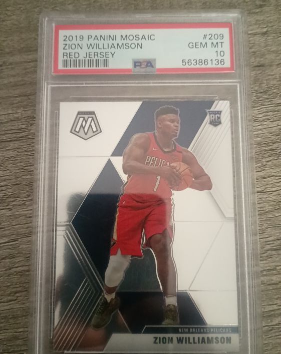 2019 Panini Mosaic #209 Zion Williamson Red Jersey — front