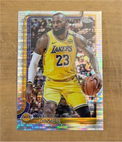2025-26 Topps Chrome #127 LeBron James — front