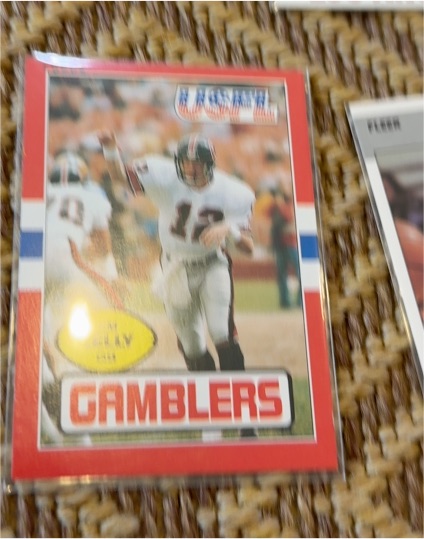 1985 Topps USFL #45 Jim Kelly — front