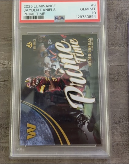 2025 Panini Luminance #9 Jayden Daniels Prime Time — front