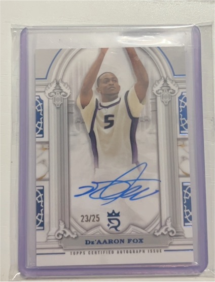 2023-24 Topps Royalty #23 De'Aaron Fox — front