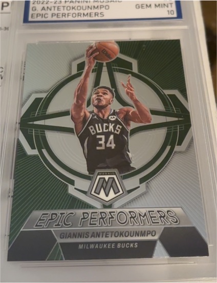 2022-23 Panini Mosaic Epic Performers #2 Giannis Antetokounmpo — front