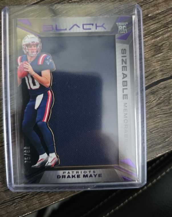 2024 Panini Black Sizeable Rookie Memorabilia Drake Maye #SR-DME — front