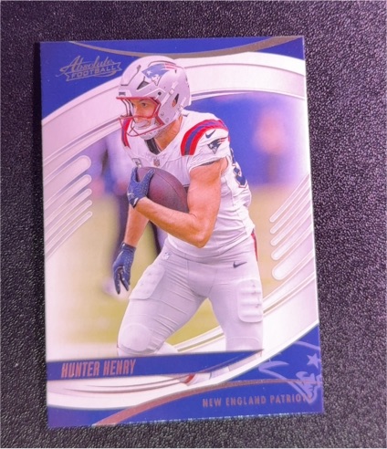 2025 Panini Absolute #20 Hunter Henry — front