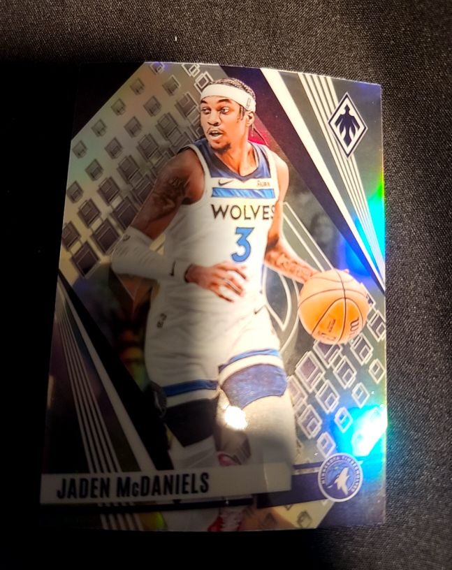 2023-24 Panini Phoenix #19 Jaden McDaniels Minnesota Timberwolves — front