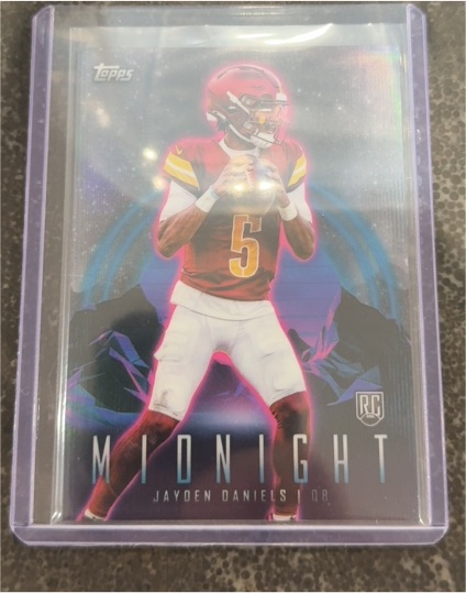 2024 Topps Midnight #5 Jayden Daniels — front
