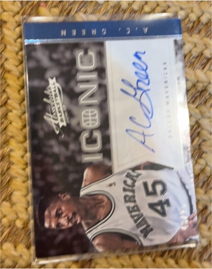 2016-17 Panini Absolute Iconic #N/A Alonzo Gee — front