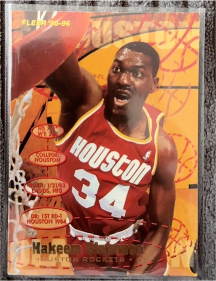1995-96 Fleer #71 Hakeem Olajuwon — front