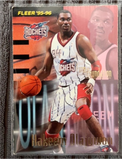 1995-96 Fleer #329 Hakeem Olajuwon — front