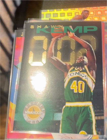 1995-96 Hoops #221 Shawn Kemp Seattle SuperSonics — front