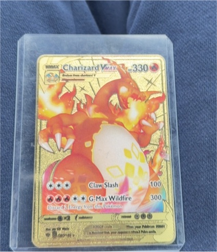 2020 Pokémon VMAX #020 Charizard Gold Metal Card — front