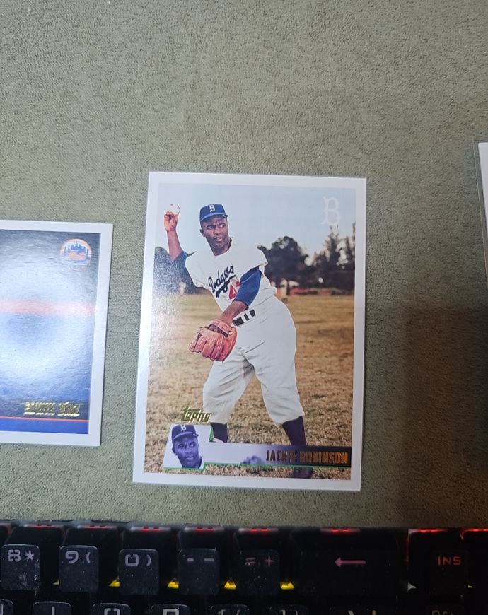 1991 Topps #300 Jackie Robinson — front