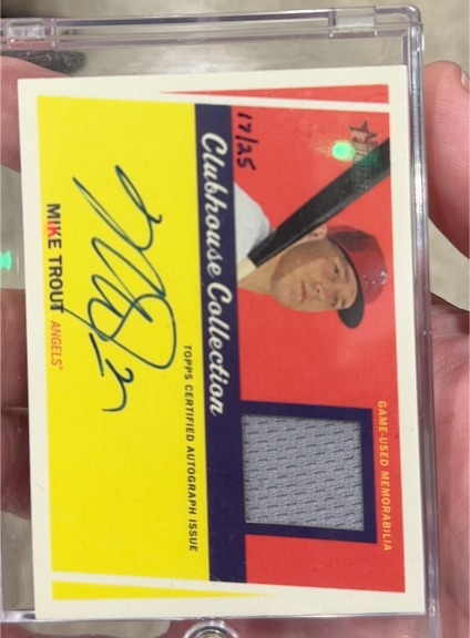 2016 Topps Heritage Mike Trout Clubhouse Collection Relic Auto /25 — front
