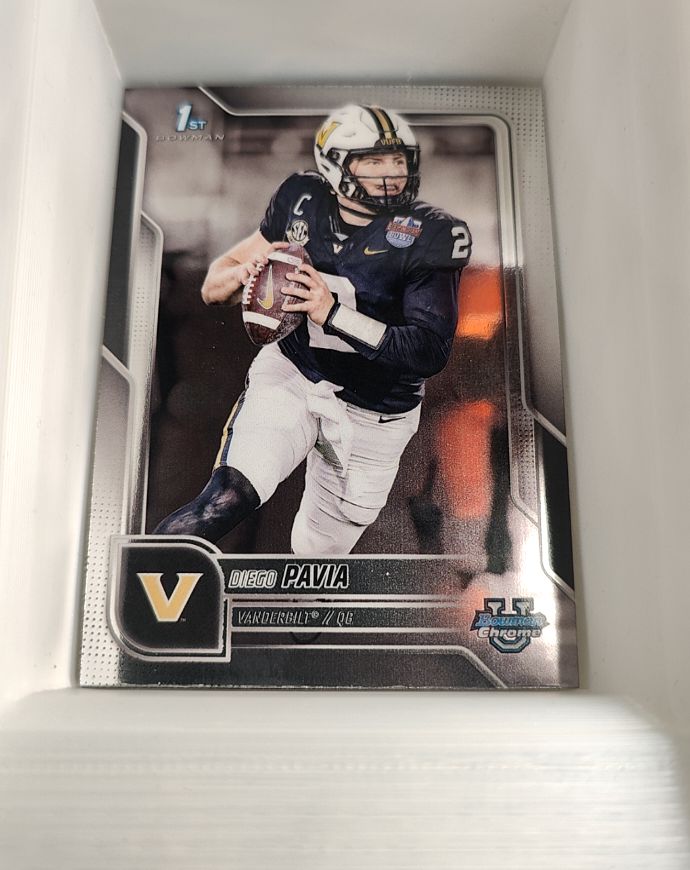 2025 Bowman Chrome University #190 Diego Pavia — front
