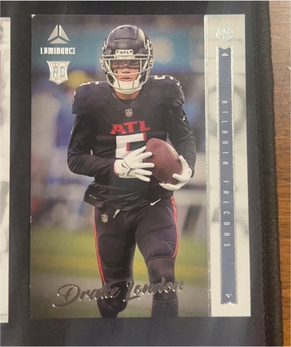 2022 Panini Chronicles Luminance #203 Drake London — front