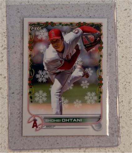 2022 Topps Holiday #HW100 Shohei Ohtani — front