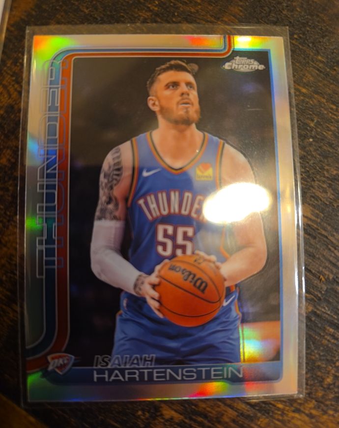 2025-26 Topps Chrome #181 Isaiah Hartenstein — front