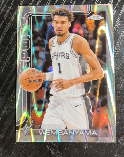 2025-26 Topps Chrome #221 Victor Wembanyama — front