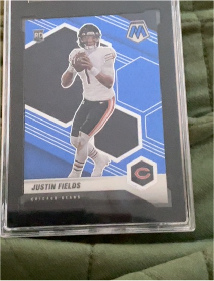 2021 Panini Mosaic #304 Justin Fields — front