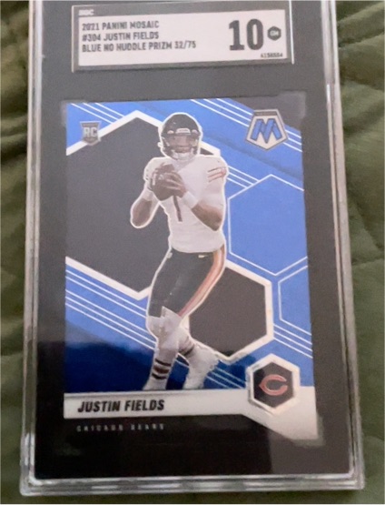 2021 Panini Mosaic #304 Justin Fields — front