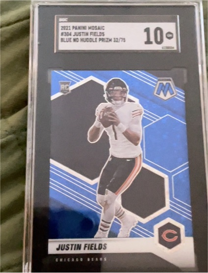2021 Panini Mosaic #304 Justin Fields — front