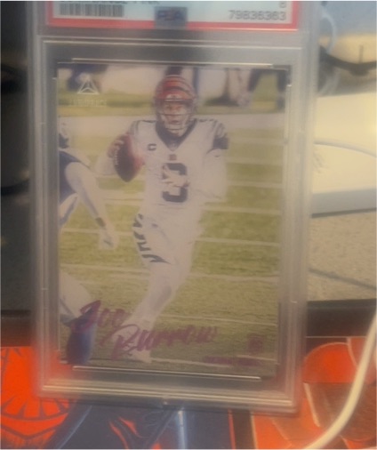 2020 Panini Chronicles Luminance Update Rookies #201 Joe Burrow — front
