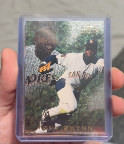 1996 Fleer Flair #374 Tony Gwynn — front