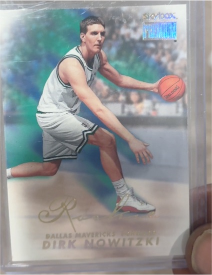 1998-99 Skybox Premium #255 Dirk Nowitzki Rookie Card — front