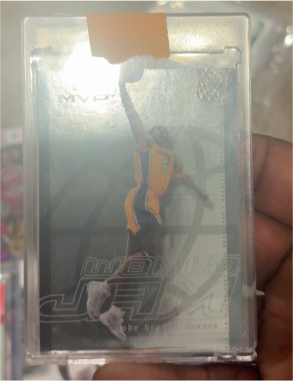 2000-01 Upper Deck MVP #WJ1 Kobe Bryant World Jam — front