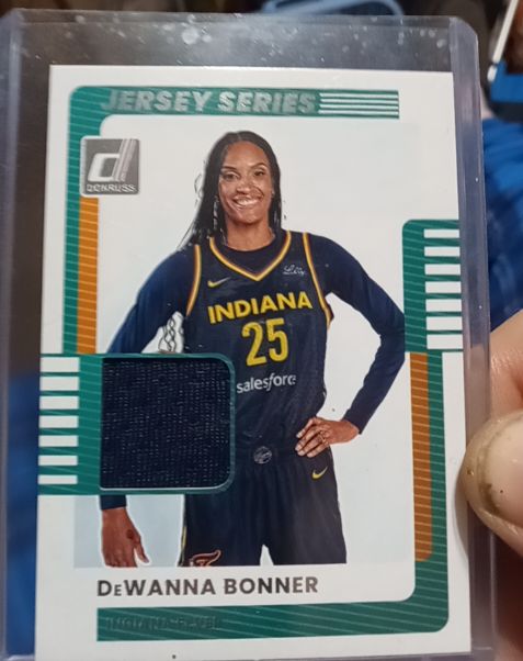 2025 Donruss WNBA Jersey Series #37 DeWanna Bonner — front
