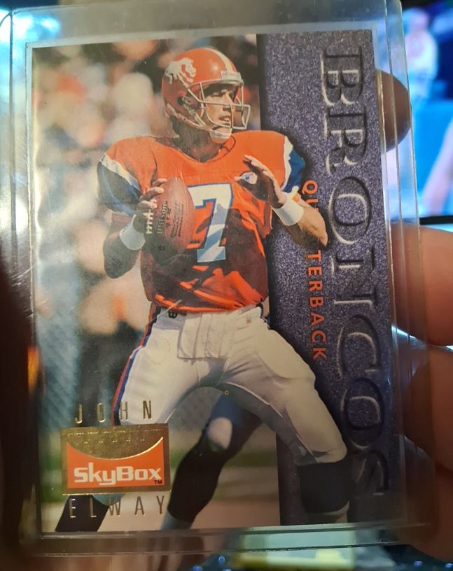 1995 SkyBox Premium #36 John Elway — front