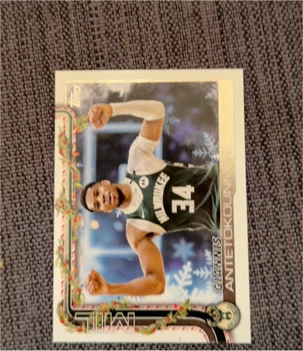 2025-26 Topps Holiday #H43 Giannis Antetokounmpo — front