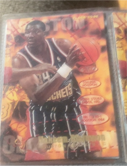 1995-96 Fleer #224 Hakeem Olajuwon — front
