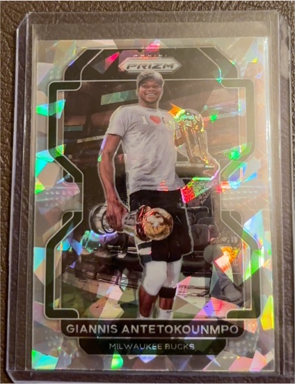 2021-22 Panini Prizm #1 Giannis Antetokounmpo — front