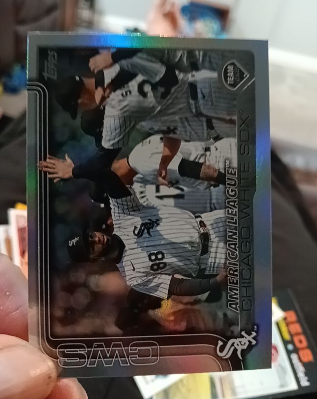 2025 Topps Series 2 #352 Chicago White Sox — front