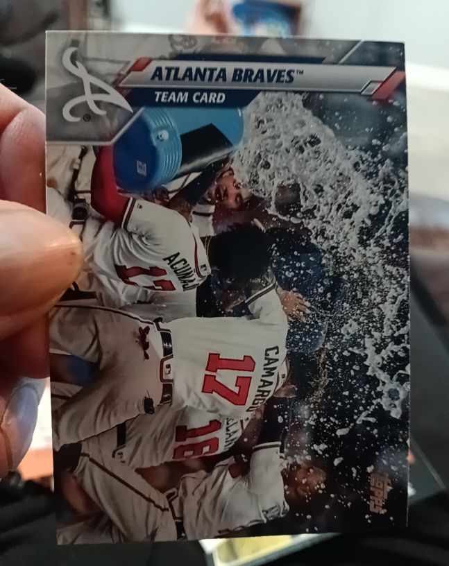 2020 Topps #218 Atlanta Braves Team Card — front